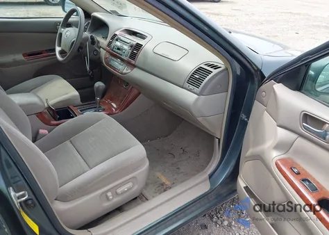 2005 Toyota Camry Xle from USA, damaged, VIN 4T1BE30K15U078201